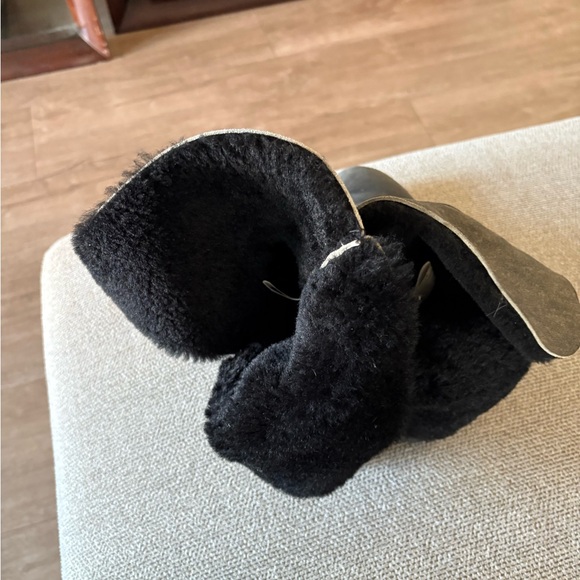 Size 8 Emu black boots Good Condition - Picture 3 of 4